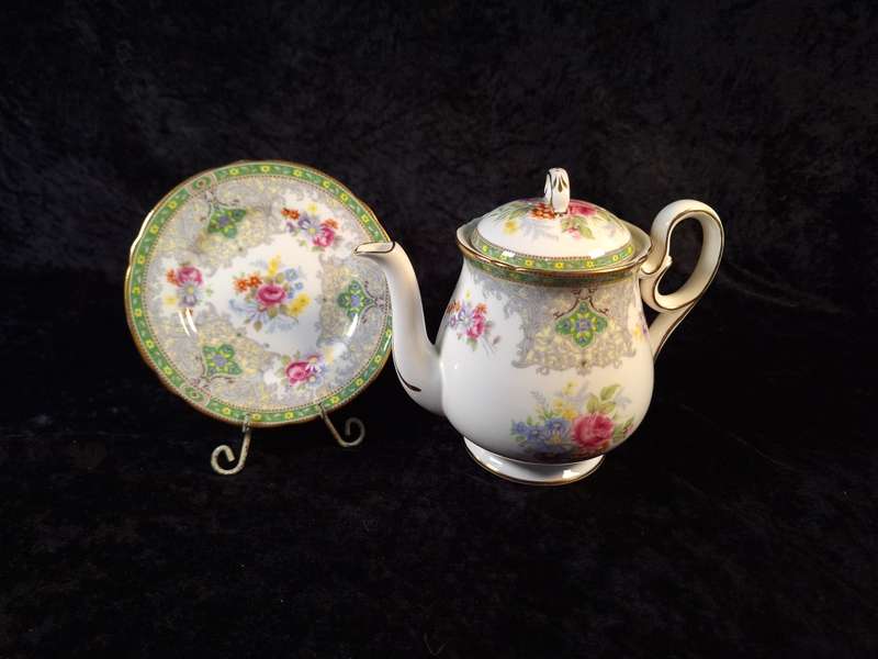 Stunning Shelley - Georgian 13360 Tea for Two Teapot with Saucer.