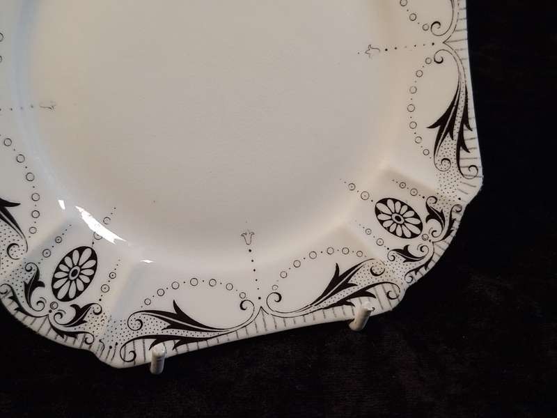Shelley - Queen Ann Shape - Black Garland Small Plate.