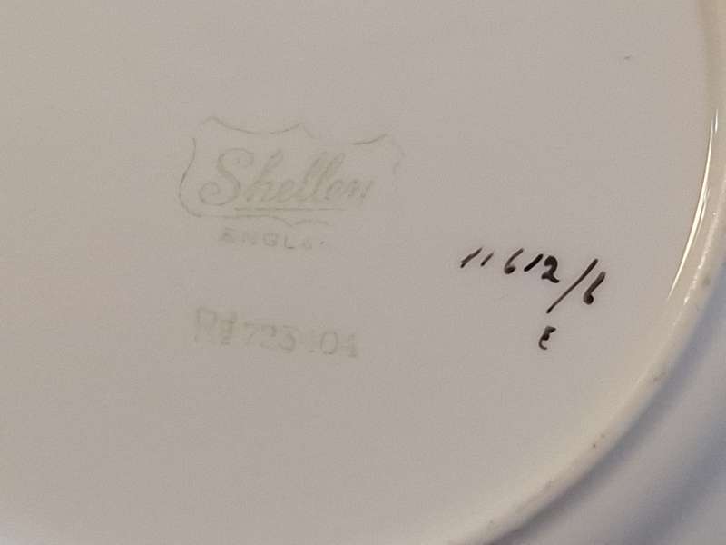 Shelley - Queen Ann Shape - Black Garland Small Plate.