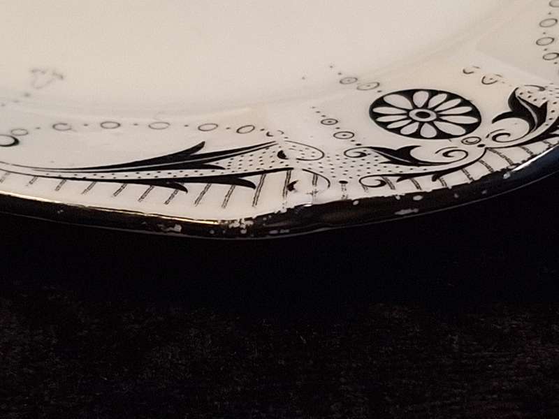 Shelley - Queen Ann Shape - Black Garland Small Plate.
