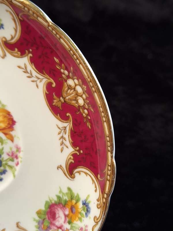 Shelley - Duches Saucer - 13401 - B.