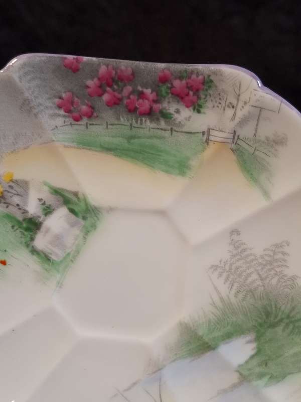 Shelley - Art-Deco Coffee Saucer - Queen Anne Shape - Rd-723404/11675. (Hand Painted)