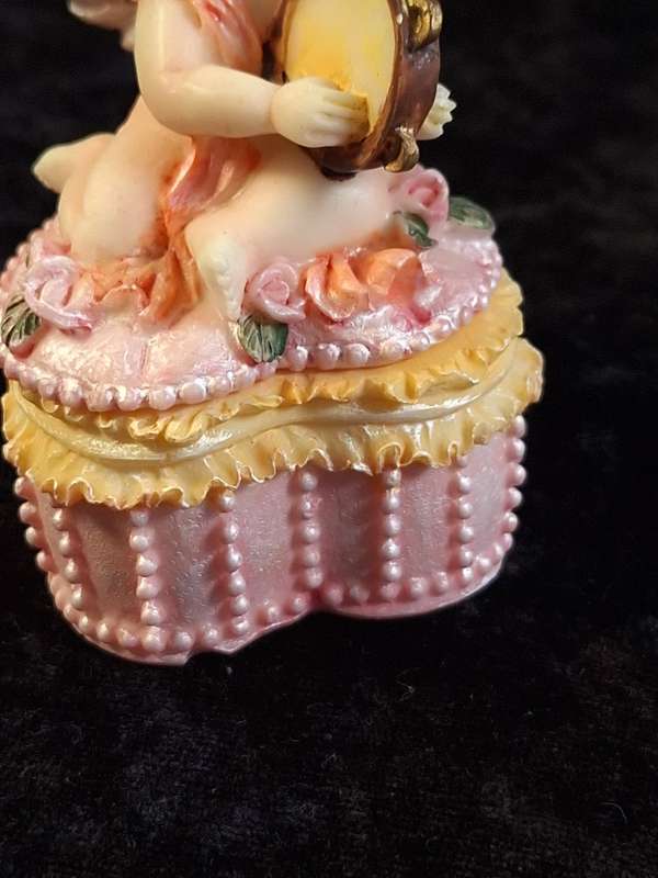 Resin Heart Shape Trinket Box with Cherub