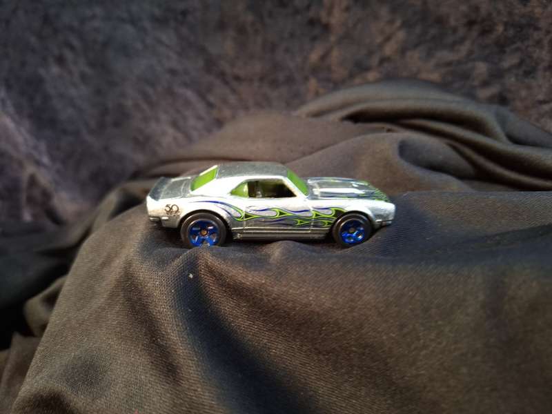 Hotwheels - 68 Copo Camaro TM GM 2010 Mattel - K48