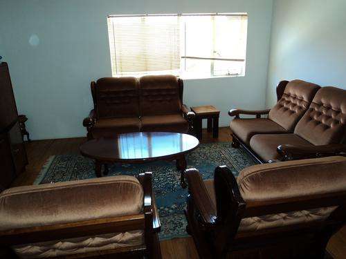 Solid wood Excellent condition 6-seater set with a coffee table