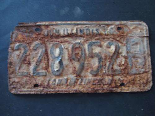 Vintage  American  number plate, great find to add to your collection
