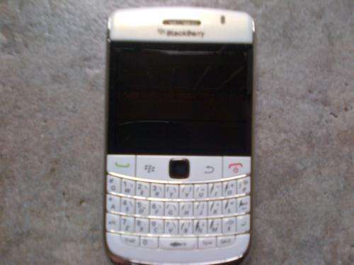 BlackBerry Bold 9700 (White)