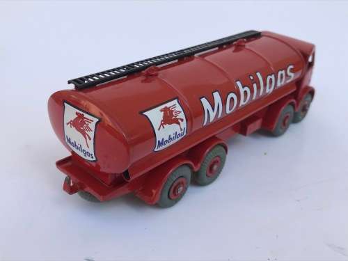 Dinky 941 Foden Mobilgas Tanker truck