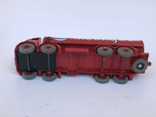 Dinky 941 Foden Mobilgas Tanker truck