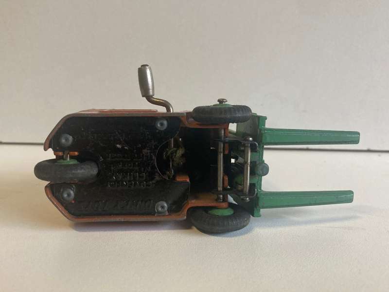 Dinky 401 Fork lift Coventry Climax