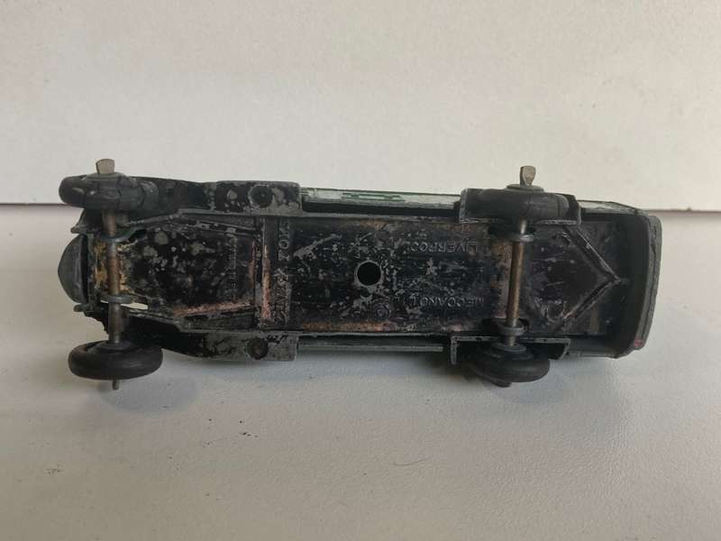 Dinky 25D Petrol tanker