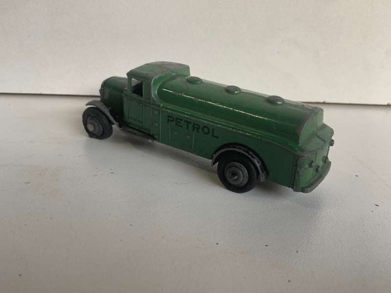Dinky 25D Petrol tanker