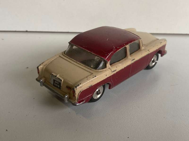 Dinky 165 Humber Hawk