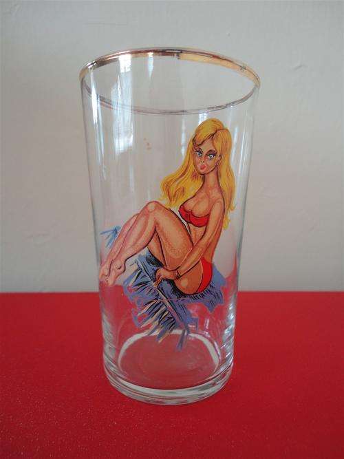 VINTAGE PIN UP GIRL -STRIPTEASE PEEK-A-BOO GLASS -RETRO