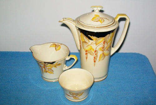 #CROWN DEVON  FIELDINGS# 13 Piece Tea Set - 2543