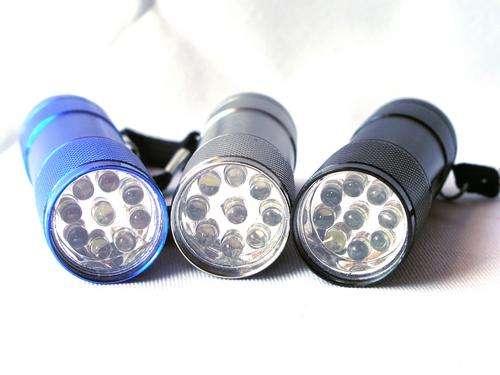 NEW! 9 LED FLASHLIGHT