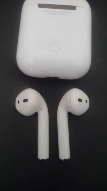 Apple Airpods + Wireless Charger
