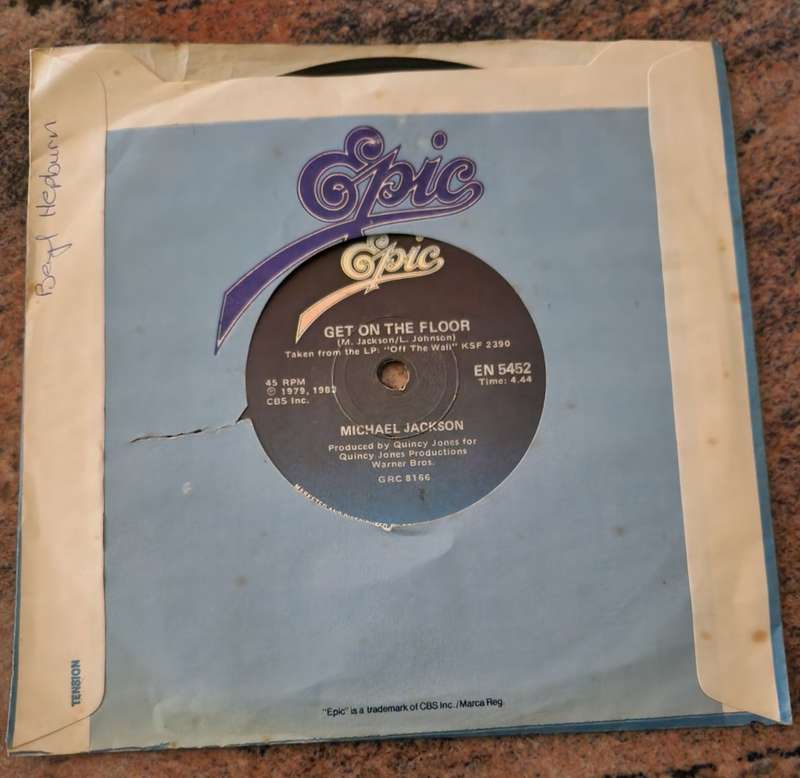 MICHAEL JACKSON Beat It / Get On The Floor - 7 Inch (VG+/Generic) Epic EN5452 SA Pressing 1983