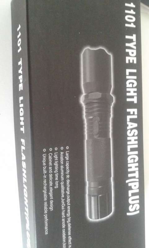 1101 FLASHLIGHT AND TAZER