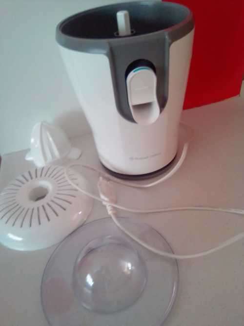 CITRUS PRESSER: RUSSELL HOBBS CITRUS PRESS MACHINE -  working