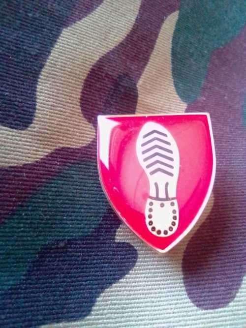 SADF/SANDF TRACKER INSTRUCTOR BADGE - RED- POCKET SIZE