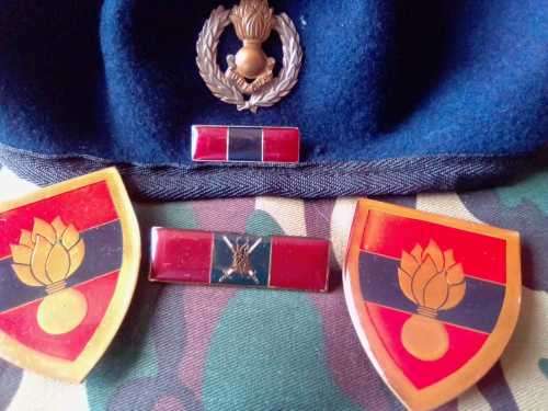 SADF ENGINEER  CORPS (SAEC) FULL  BERET/ PLUS COMMAND BAR & SHOULDER FLASHES SET