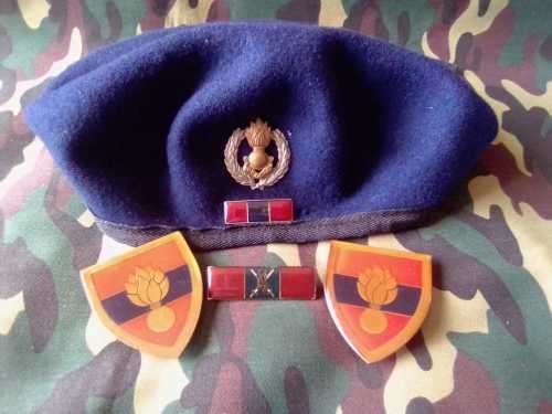 SADF ENGINEER  CORPS (SAEC) FULL  BERET/ PLUS COMMAND BAR & SHOULDER FLASHES SET