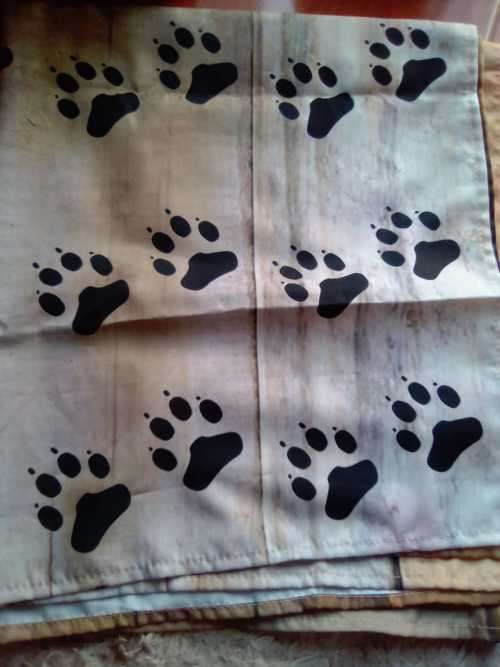 DOG BED COVER - 3 PACK AVAILABLE -   SMALL X1   & MEDIUM X 2 - YOUR BID TAKES ALL 3