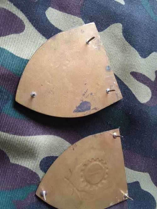 SADF MAINTENANCE BERET (FULL) **PLUS SET OF COLLAR BADGES AND SET  SHOULDER FLASHES