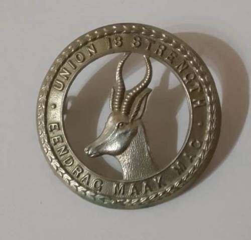 SADF/SA ARMY  CAP BADGE- large-   - UNION IS STRENGTH/ EENDRAG MAAK MAG