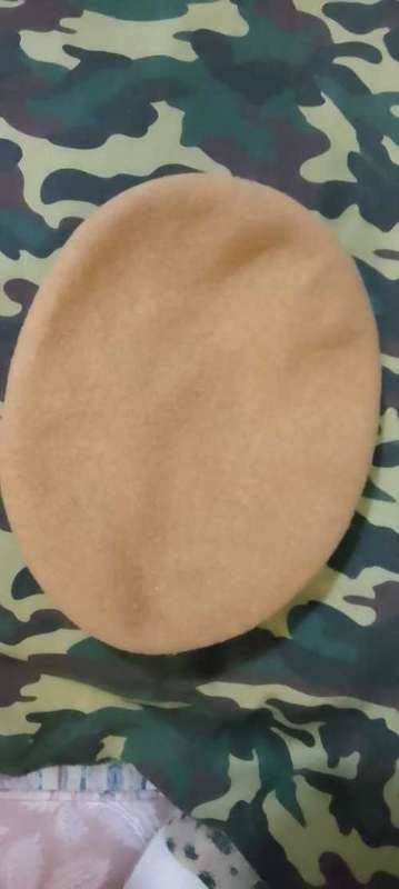 SADF SIGNAL BERET CAP & BALKIE  ****(PLUS SET OF COLLAR/MESS DRESS BADGES)