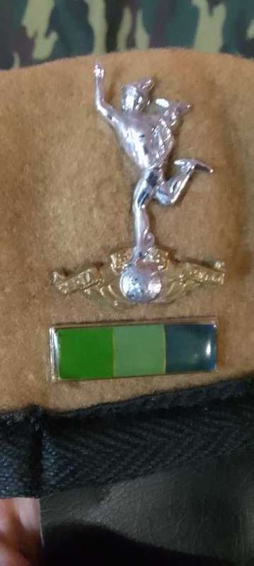 SADF SIGNAL BERET CAP & BALKIE  ****(PLUS SET OF COLLAR/MESS DRESS BADGES)