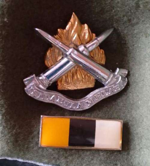 SADF AMMUNITION CORPS BERET (FULL) ##INCL. SET OF COLLAR/MESS DRESS BADGES - ALL PINS