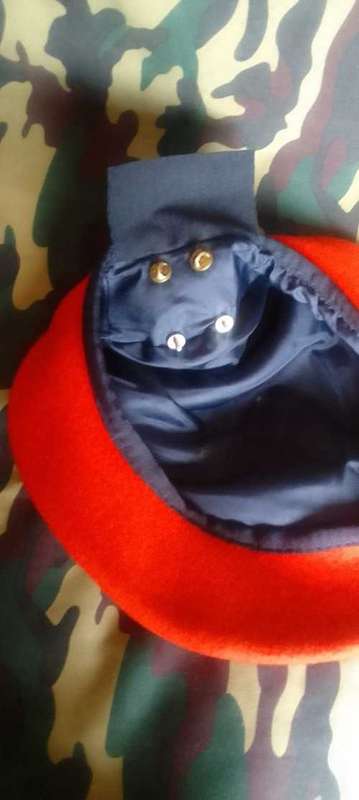 SADF/ SA ARMY MILITARY POLICE BERET  (FULL) ****INCL. SET OF MESS DRESS BADGES