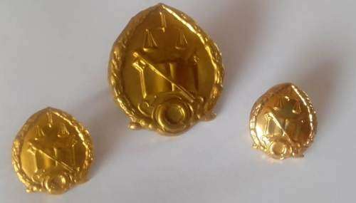 SADF PRISON SERVICES CAP BADGE **INCL.SET OF COLLAR BADGES