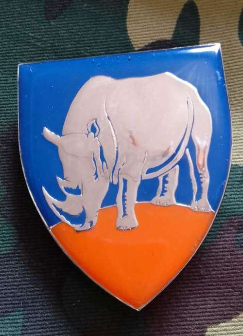 SADF 3 ARMOURED PERSONNEL CARRIER SQUADRON SHOULDER FLASH -WITH PINS