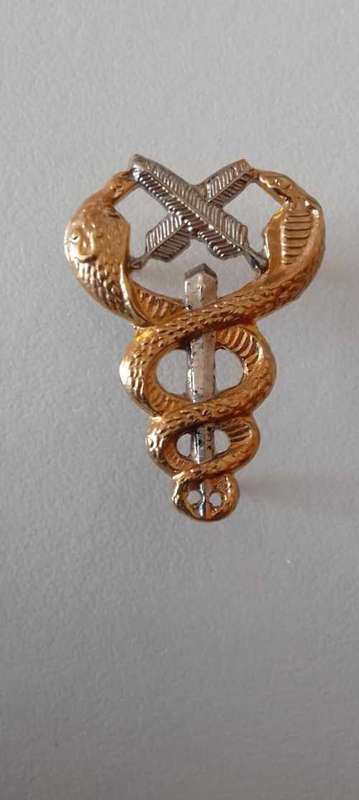SADF / SA ARMY/ SAMS TECHNICAL & ADMINISTRATION PERSONNEL  BI-METAL BREAST BADGE  --- with pins **