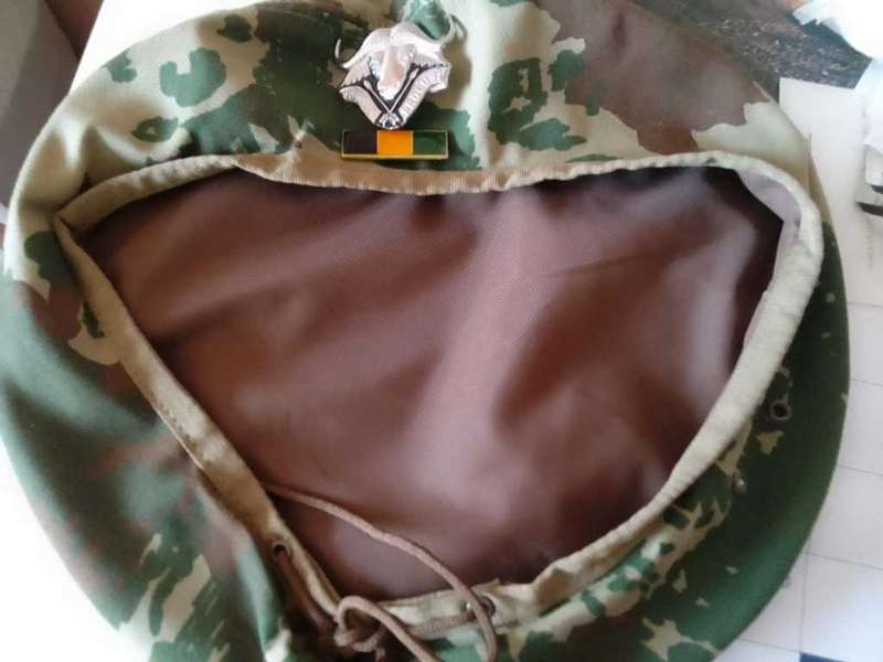 SADF / SA ARMY 32 BATTALION BERET (INCL. CAP BADGE & BALKIE)