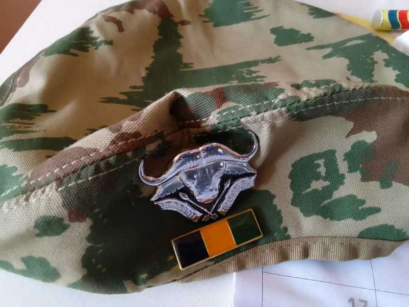 SADF / SA ARMY 32 BATTALION BERET (INCL. CAP BADGE & BALKIE)