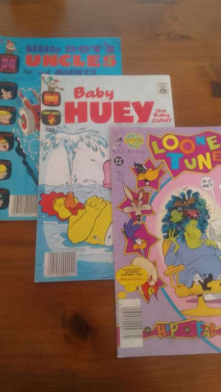 COMICS :  BABY HUEY/LOONEY TUNES/ LITTLE DOT`S