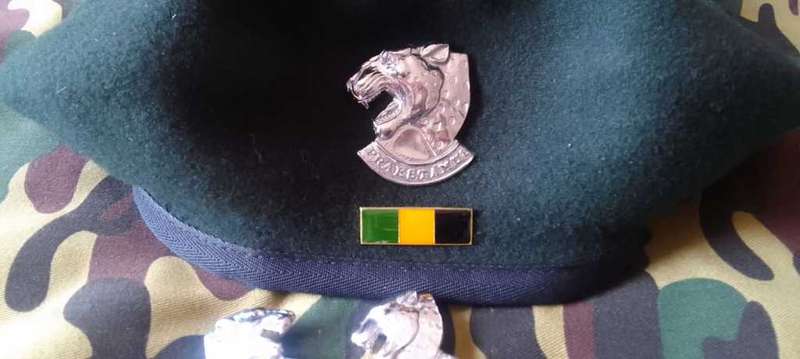 SADF / SA ARMY 121 INFANTRY BATTALION  BERET (FULL) ***INCL. CHROMED COLLAR BADGE SET - RARE