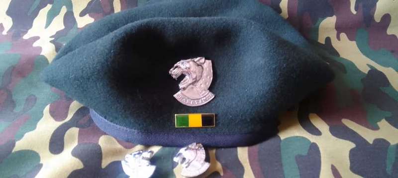 SADF / SA ARMY 121 INFANTRY BATTALION  BERET (FULL) ***INCL. CHROMED COLLAR BADGE SET - RARE