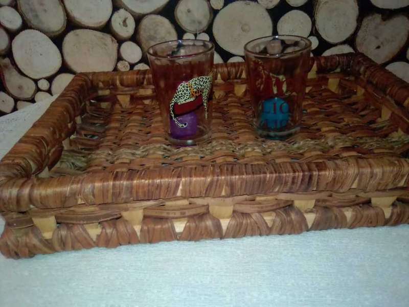 Wicker serving tray (SIZE:  35X25)