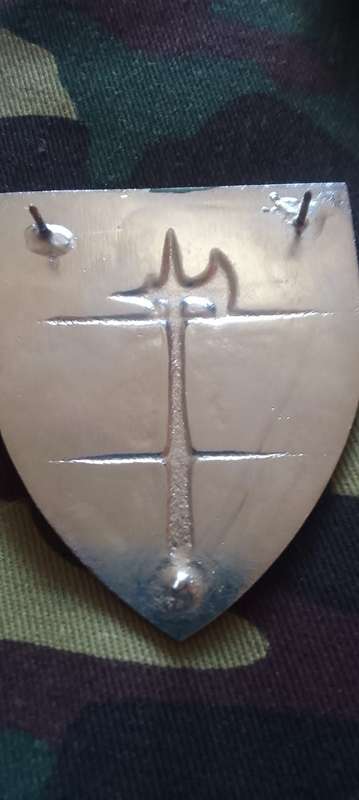 SADF/SA ARMY  84 SIGNAL UNIT  SHOULDER FLASH - WITH PINS