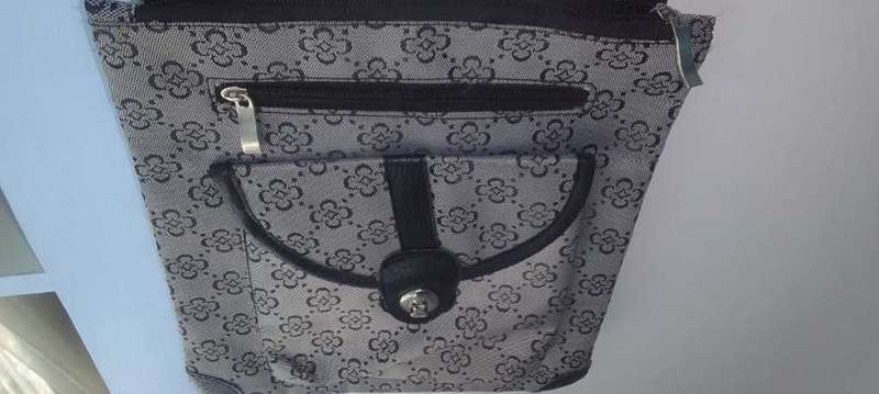 LADIES HANDBAGS (TAKE ALL 5)