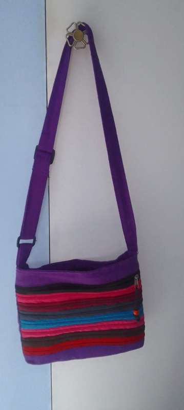 LADIES HANDBAGS (TAKE ALL 5)