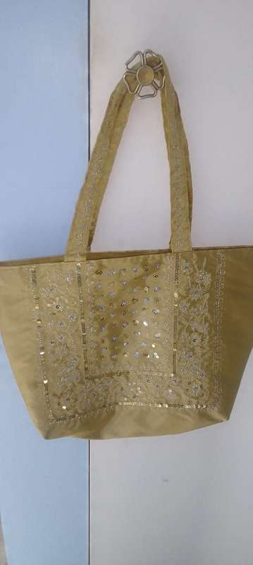 LADIES HANDBAGS (TAKE ALL 5)