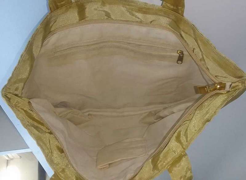 LADIES HANDBAGS (TAKE ALL 5)