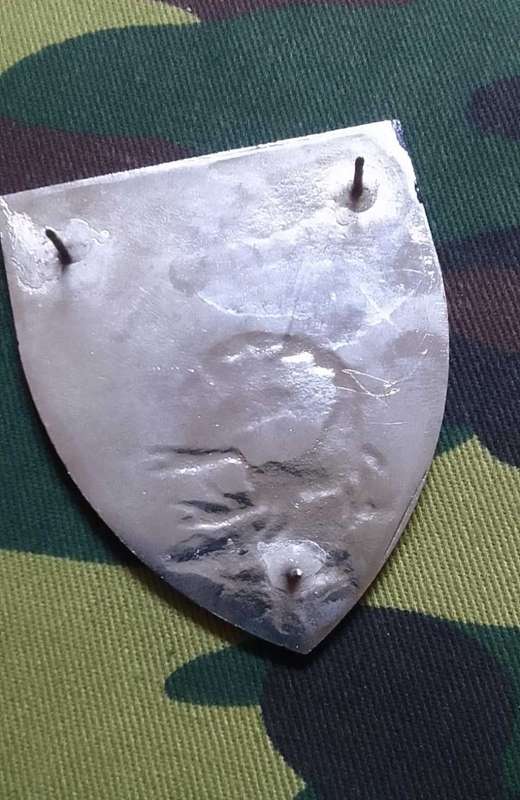 SADF / SA ARMY  2 RECCE COMMANDO SHOULDER FLASH - WITH PINS