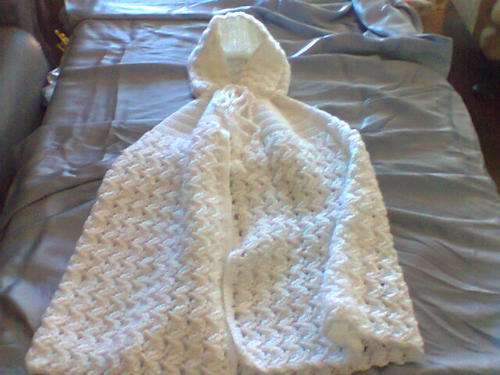 White crochetted cape with hood - 0 to 12 mnths